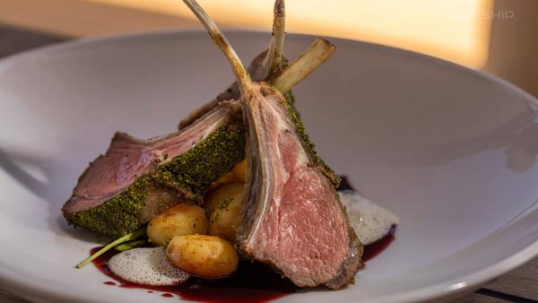 Aurum Sky gulet amenities lifestyle dining in Croatia