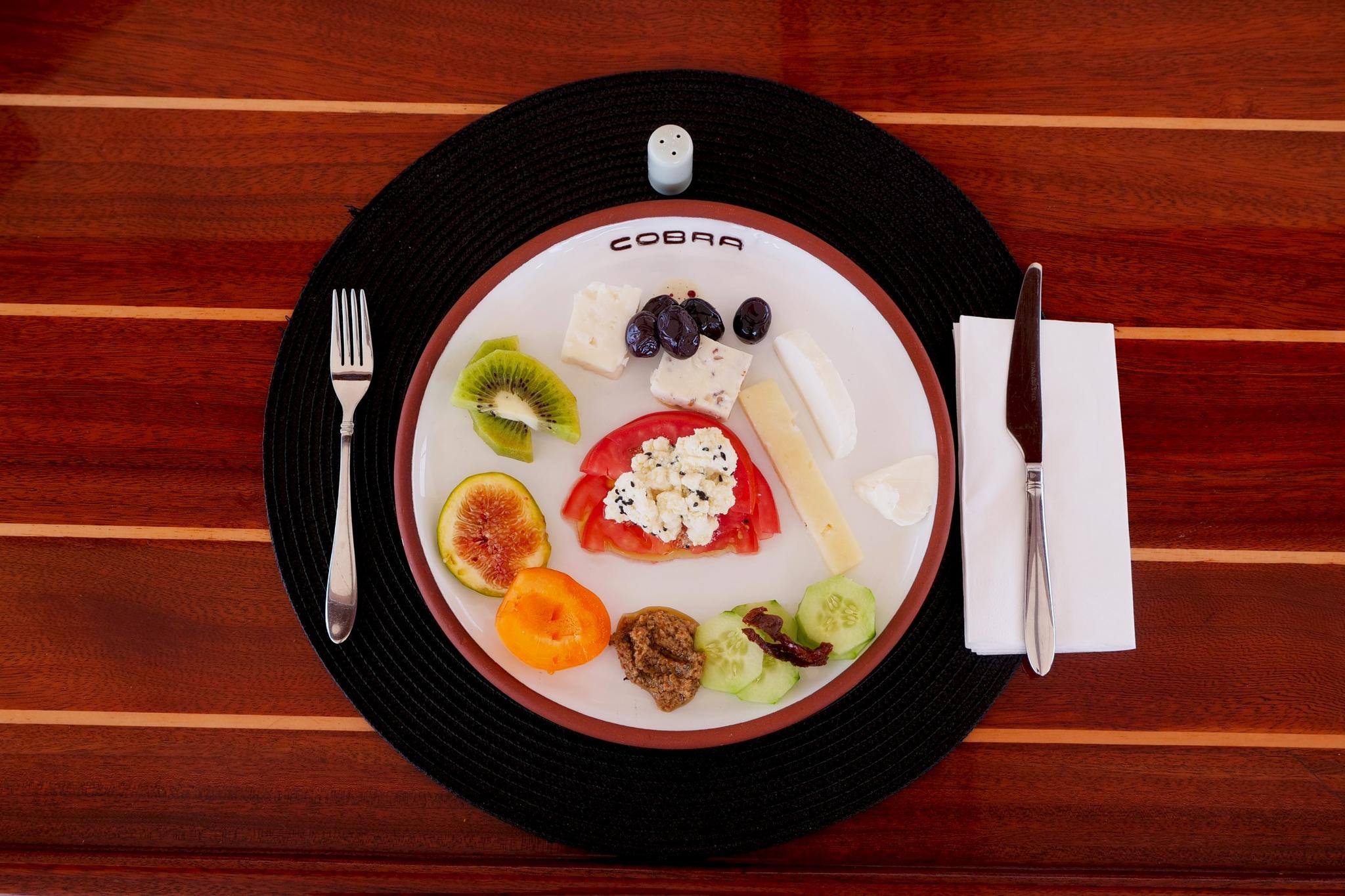 Cobra King gulet amenities lifestyle dining in Türkiye