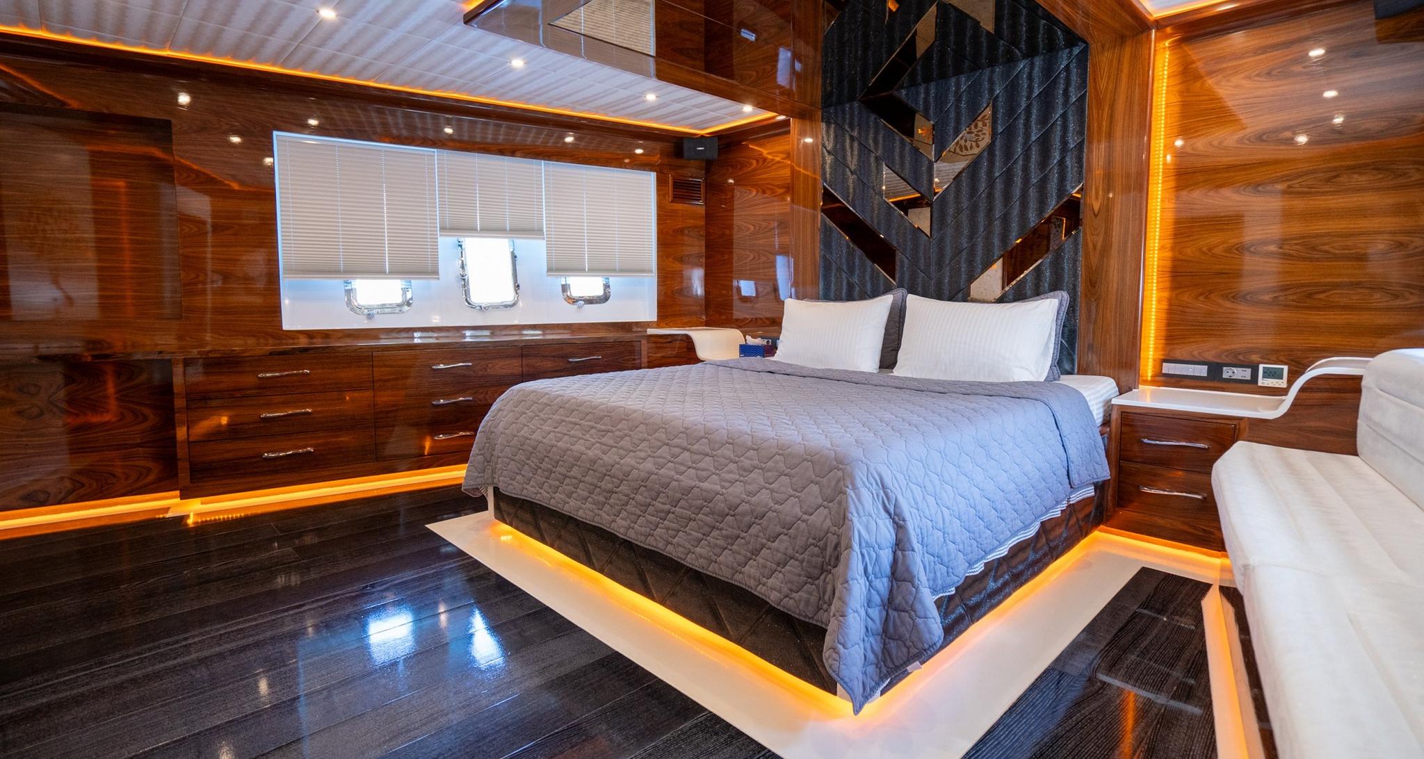 Long Island gulet accommodation interior cabin in Türkiye