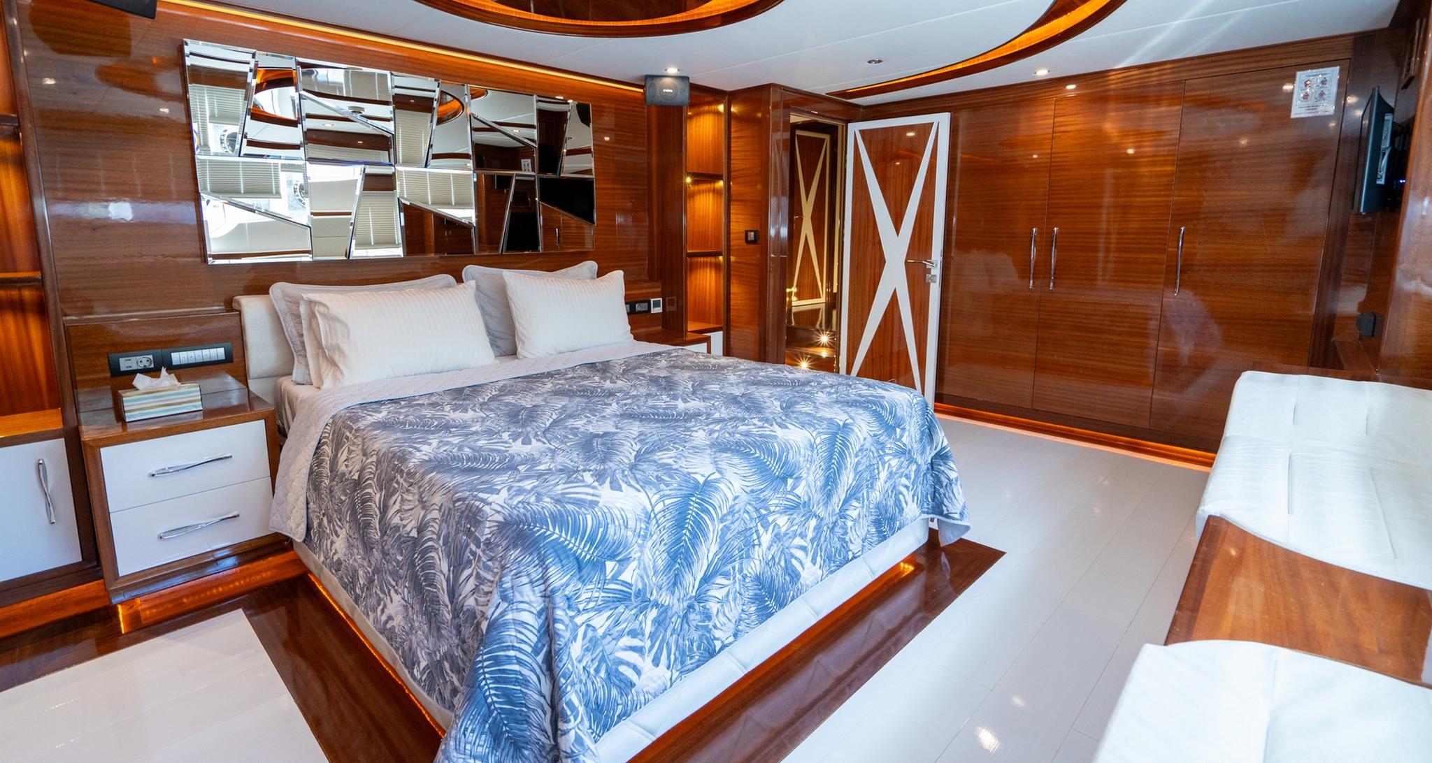 Long Island gulet accommodation interior cabin in Türkiye