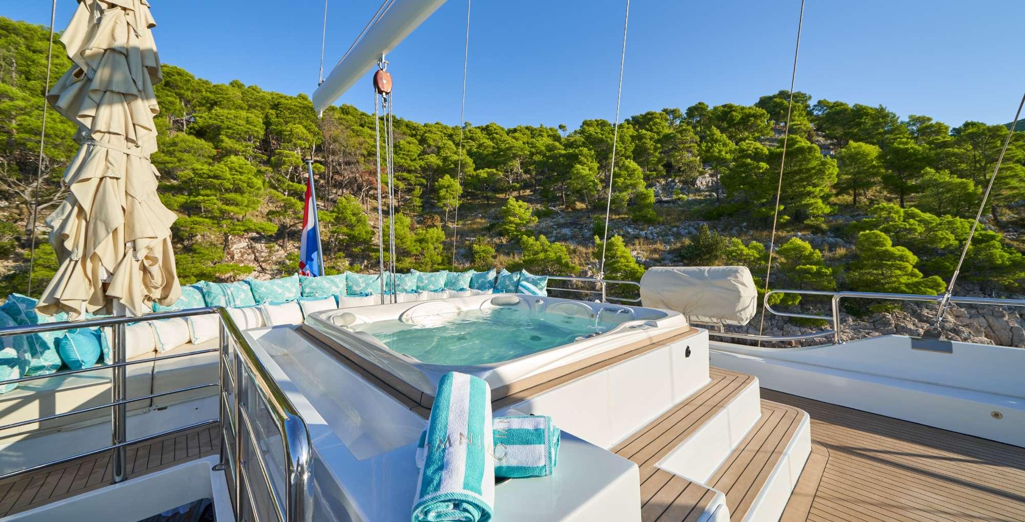 Omnia gulet amenities lifestyle dining in Croatia