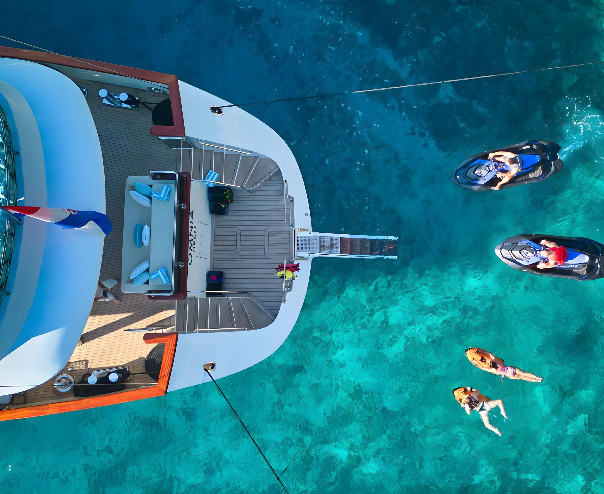 Omnia gulet amenities lifestyle dining in Croatia