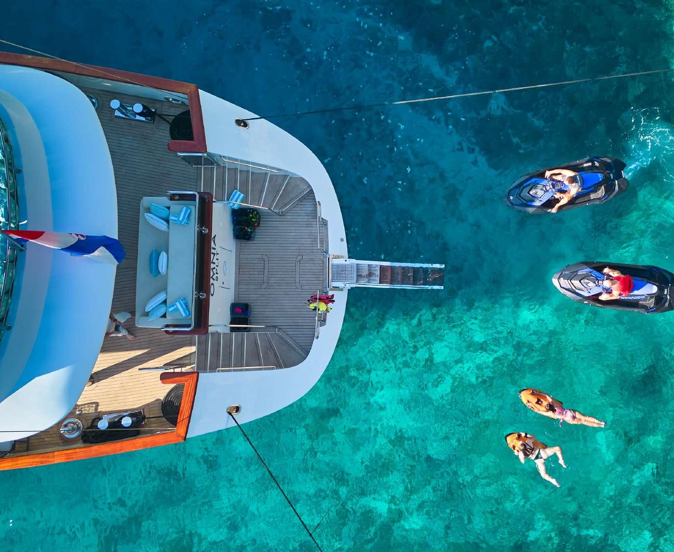 Omnia gulet amenities lifestyle dining in Croatia