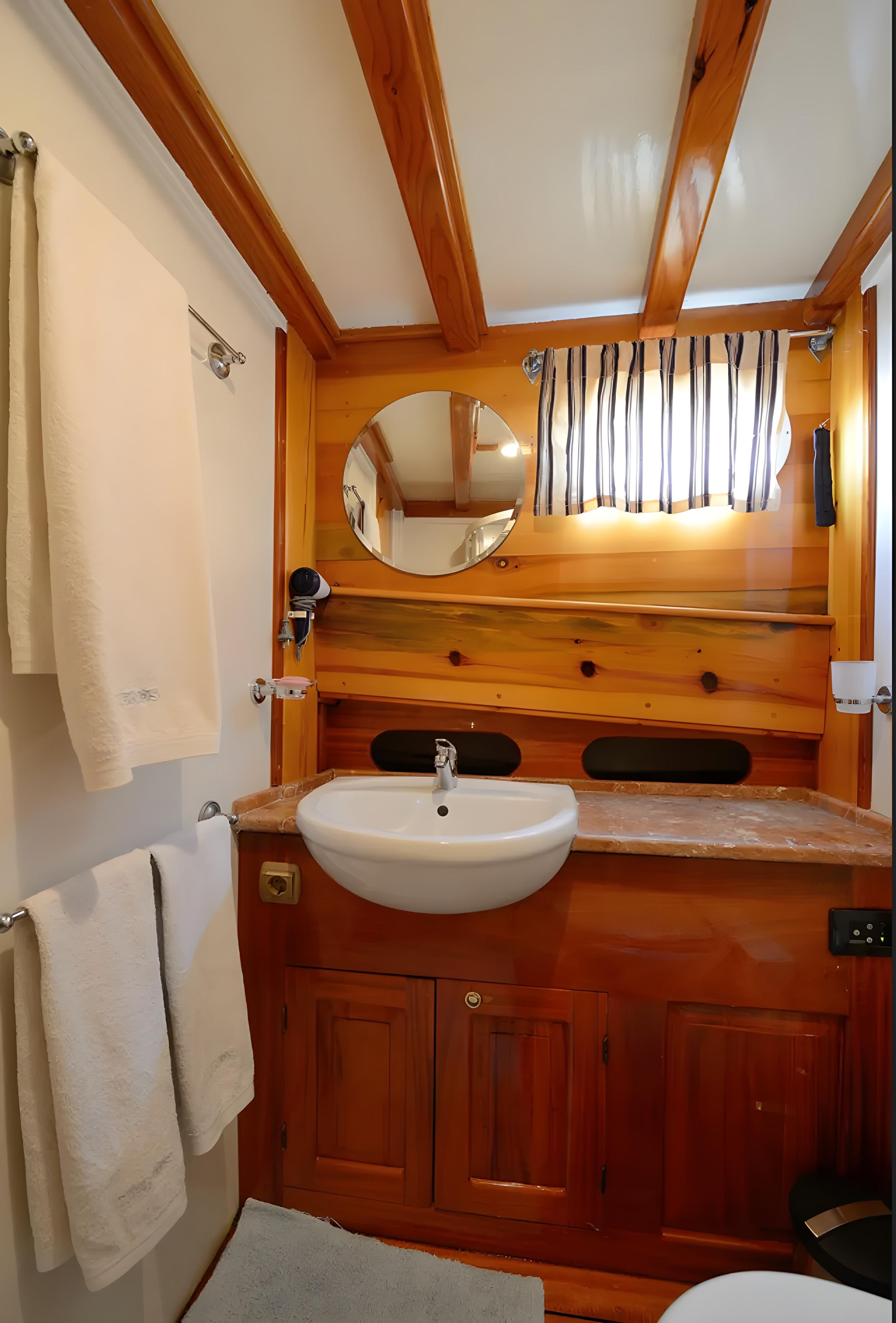Xenos 2 gulet accommodation interior cabin in Türkiye