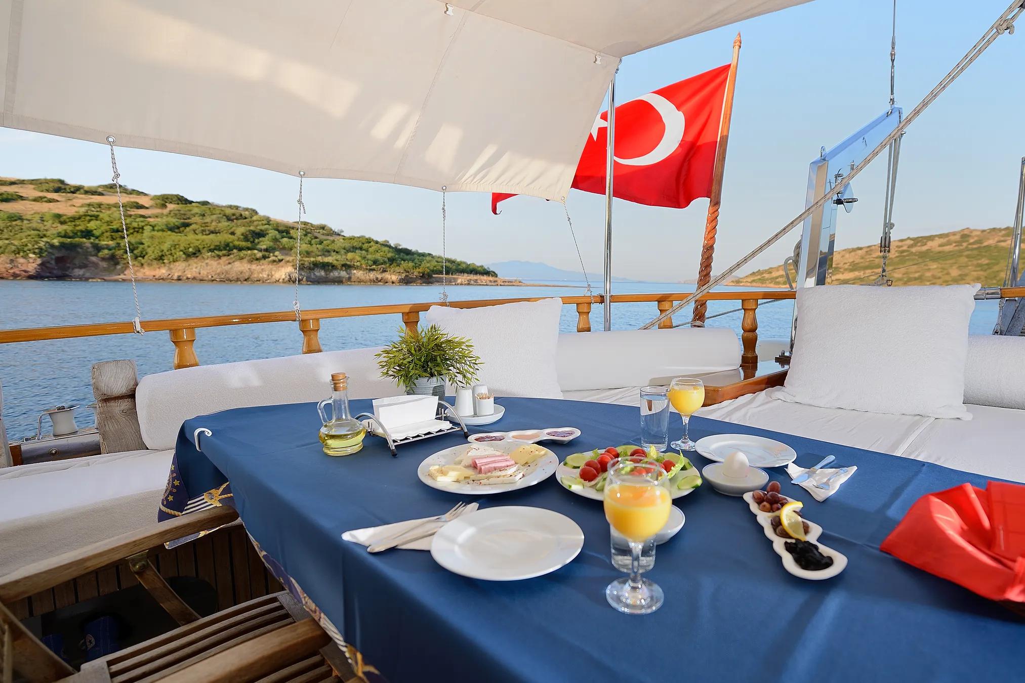 Xenos 2 gulet amenities lifestyle dining in Türkiye