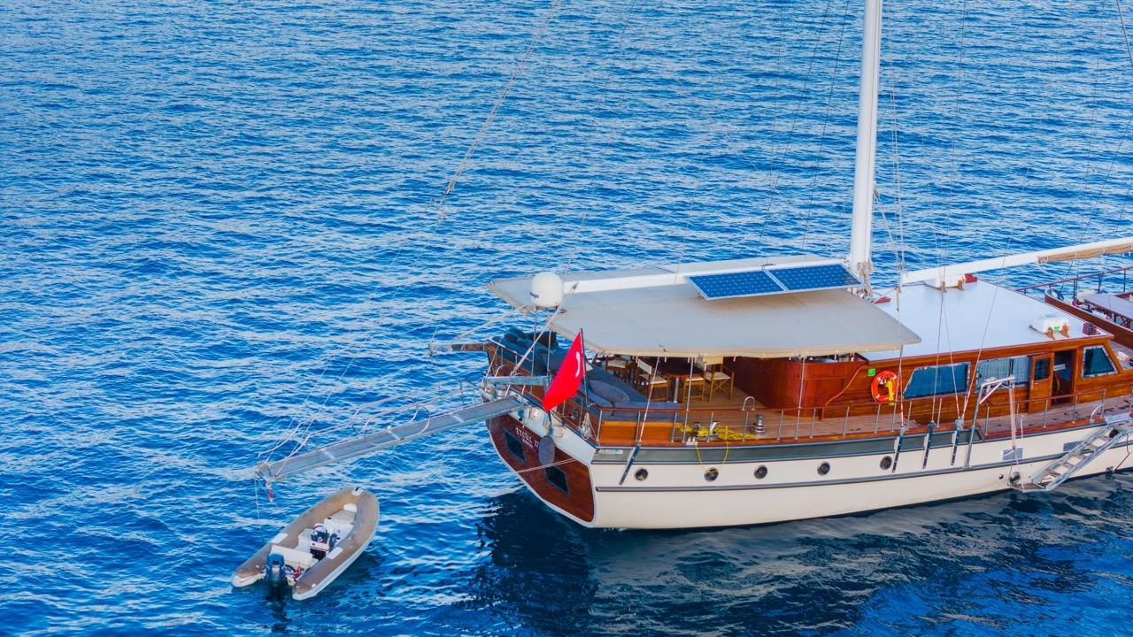 Eylul 17 gulet amenities exterior deck in Türkiye