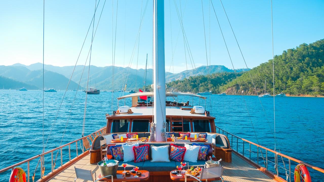 Eylul 17 gulet amenities exterior deck in Türkiye