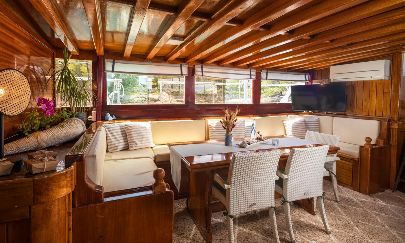 Gideon gulet amenities interior cabin in Croatia