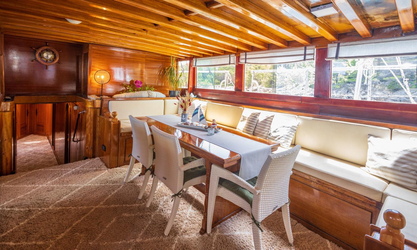 Gideon gulet amenities interior cabin in Croatia
