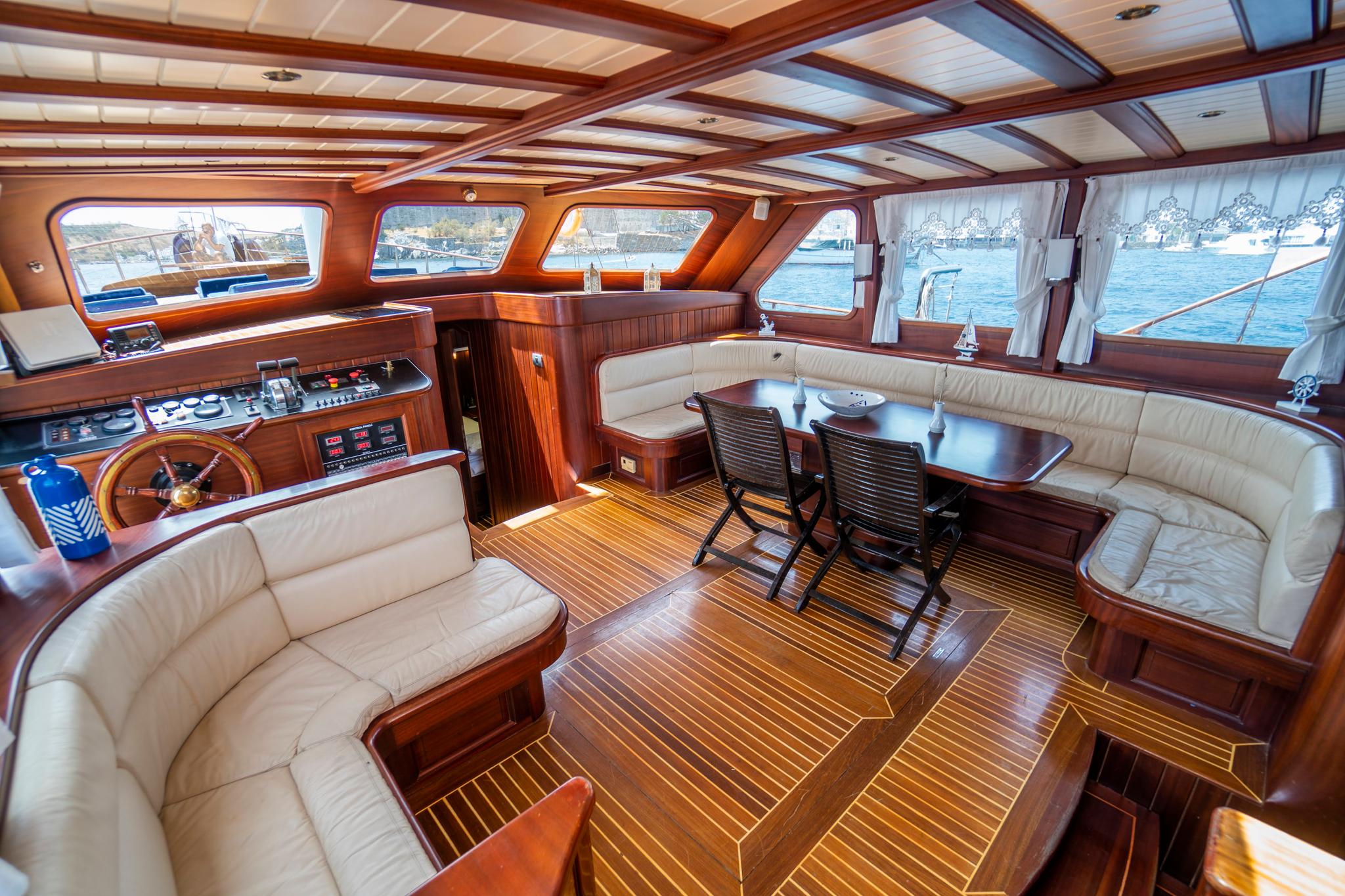 Carpe Diem XI gulet amenities interior cabin in Türkiye