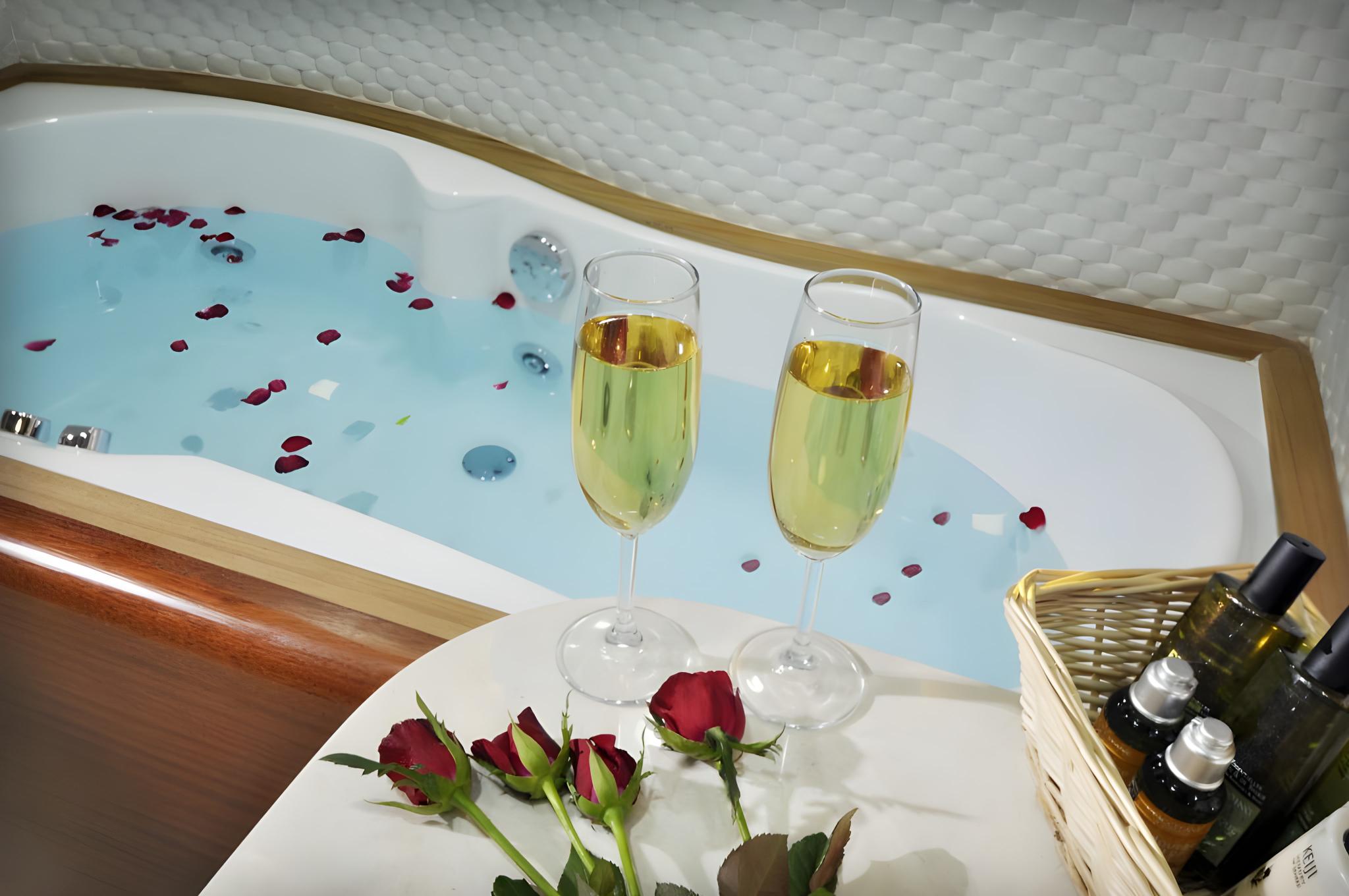 Dolce Mare gulet amenities interior cabin in Türkiye