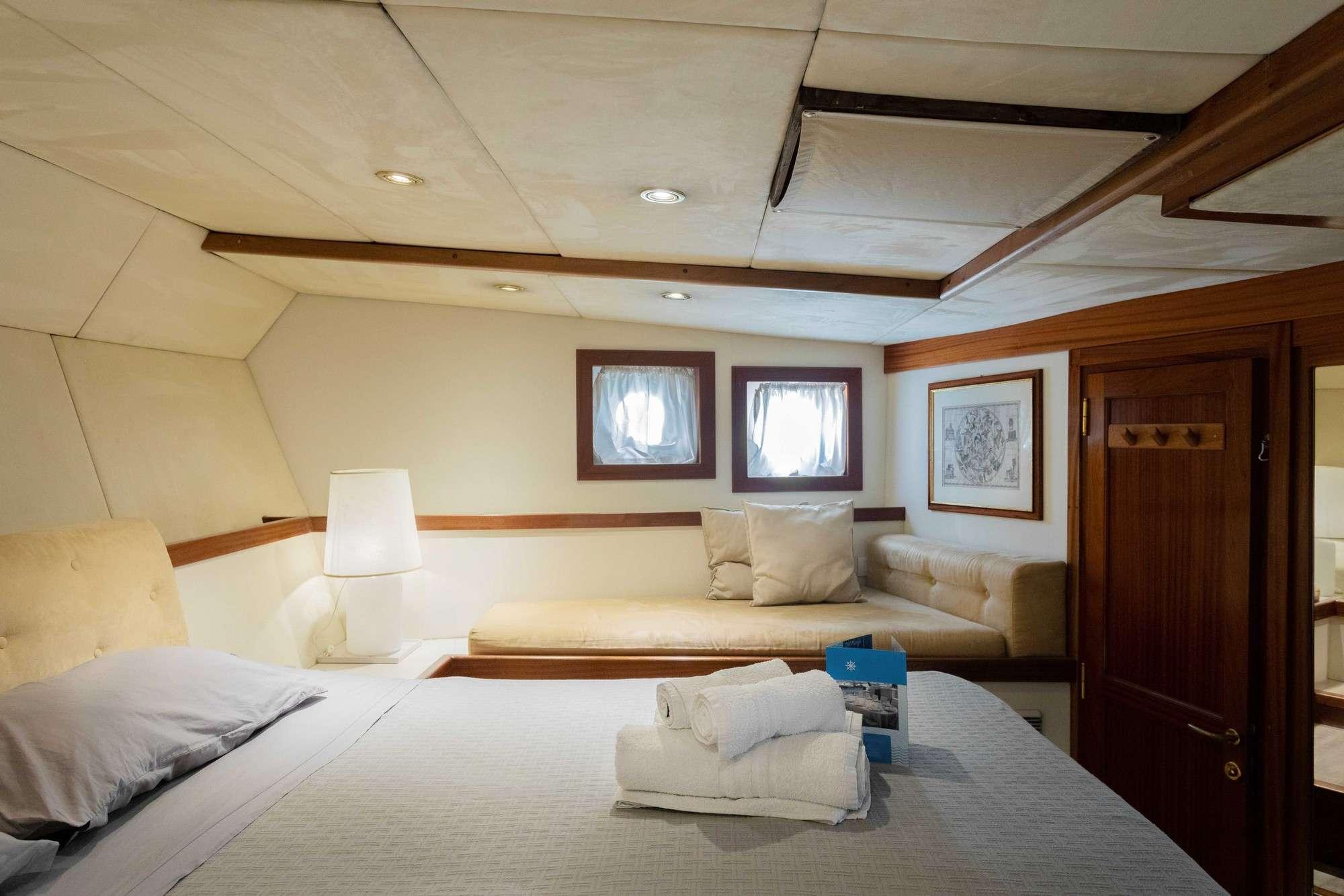 Dvi Marije gulet accommodation interior cabin in Italy