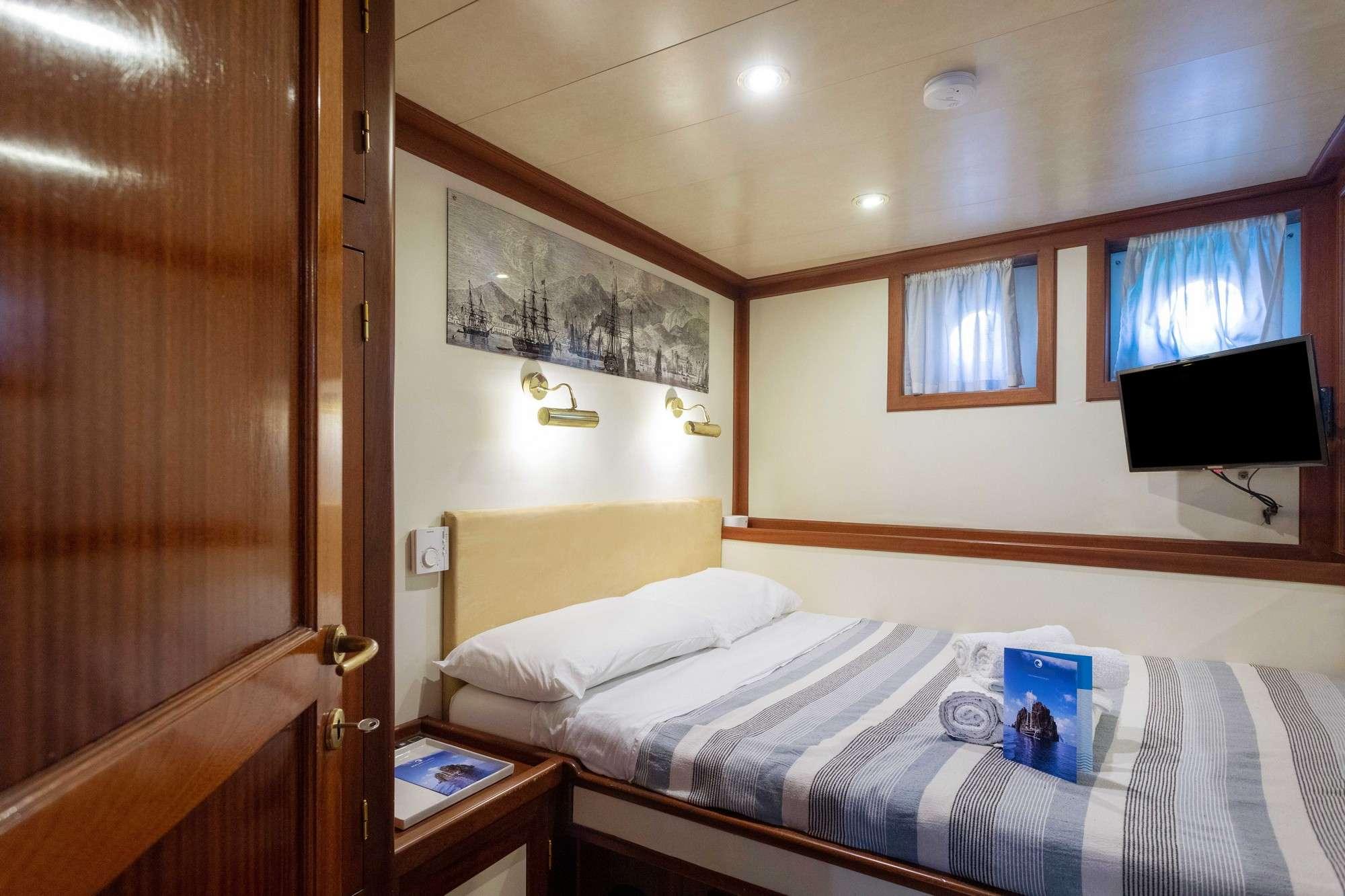 Dvi Marije gulet accommodation interior cabin in Italy