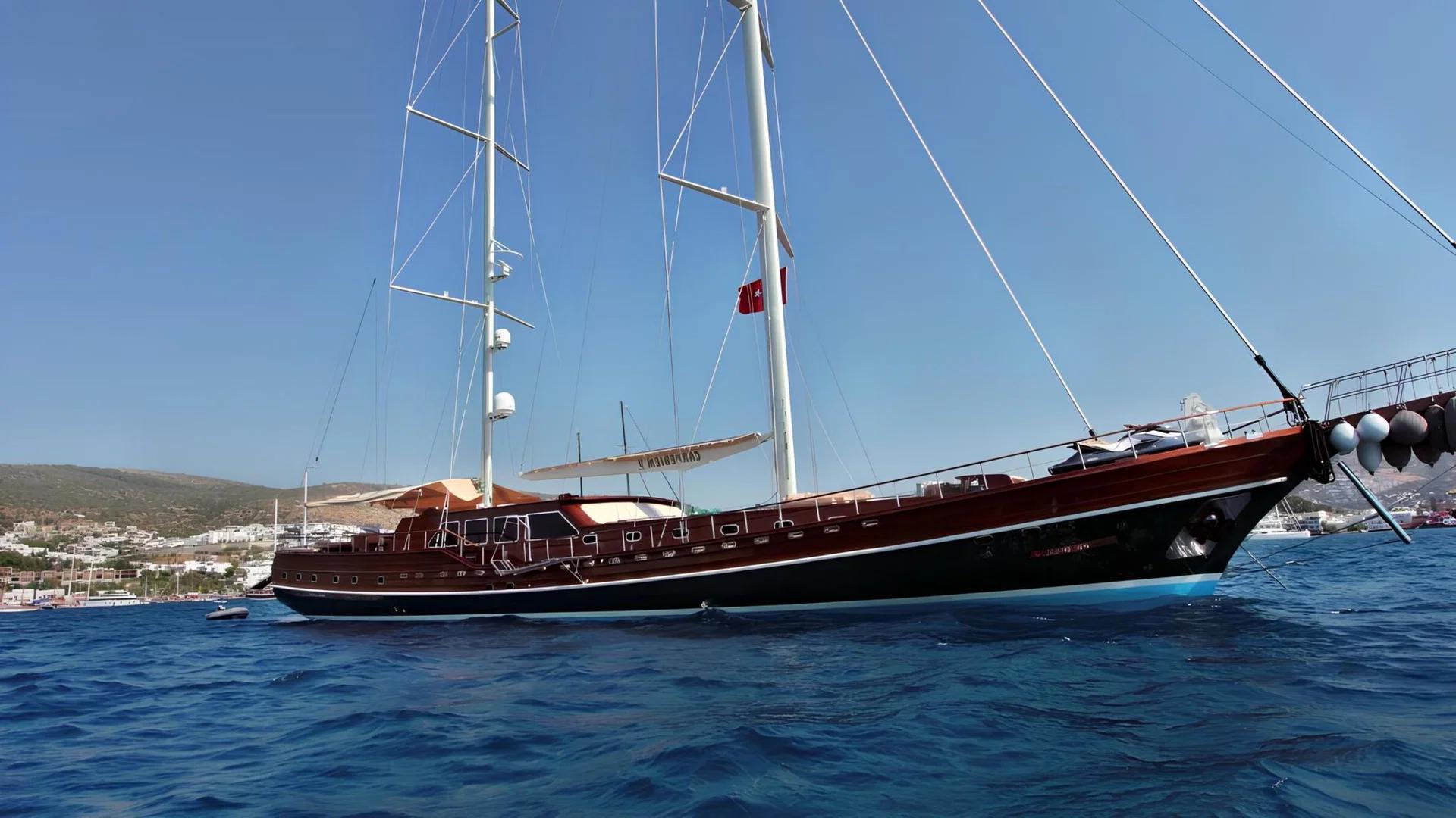 Carpe Diem V gulet amenities aerial view in Türkiye