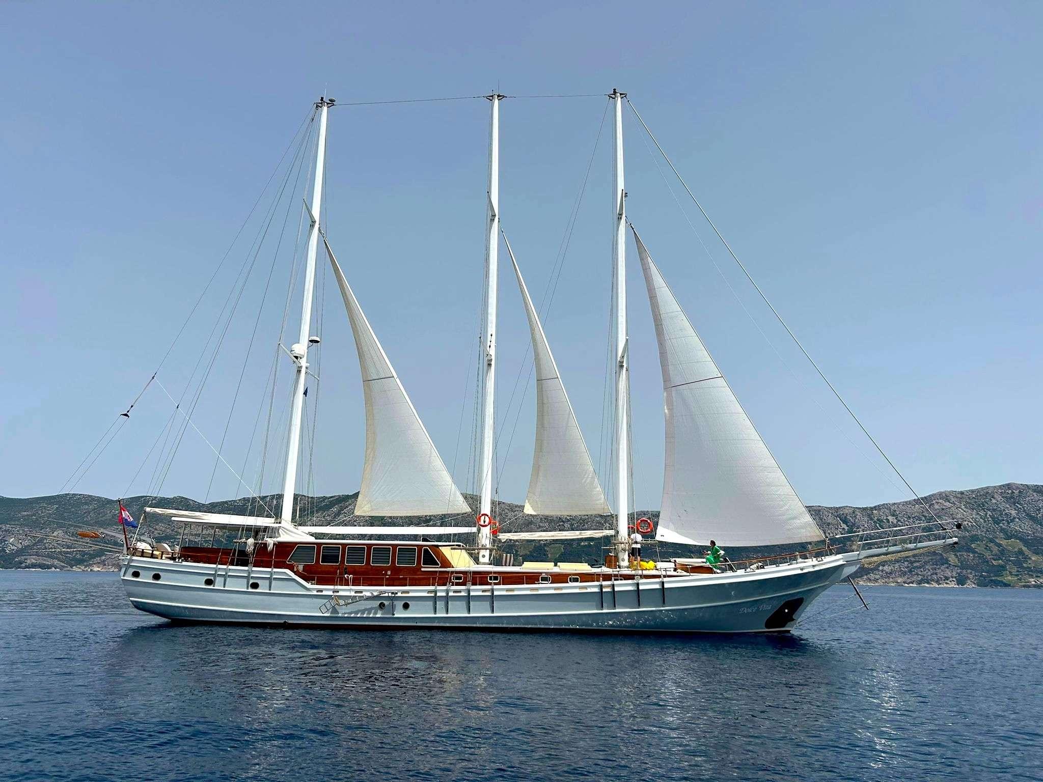 Dolce Vita gulet amenities exterior deck in Croatia