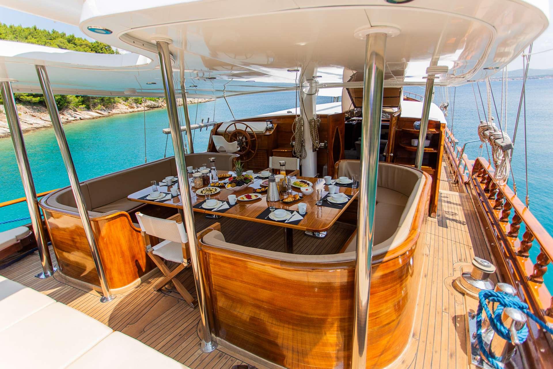 Dolce Vita gulet amenities lifestyle dining in Croatia