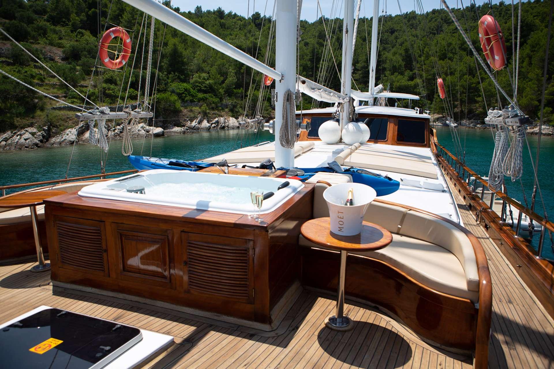 Dolce Vita gulet amenities interior cabin in Croatia