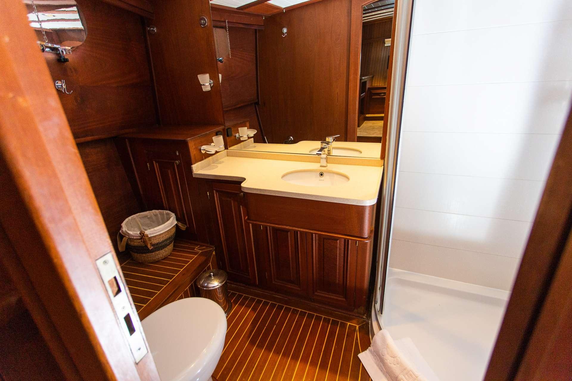 Dolce Vita gulet accommodation interior cabin in Croatia