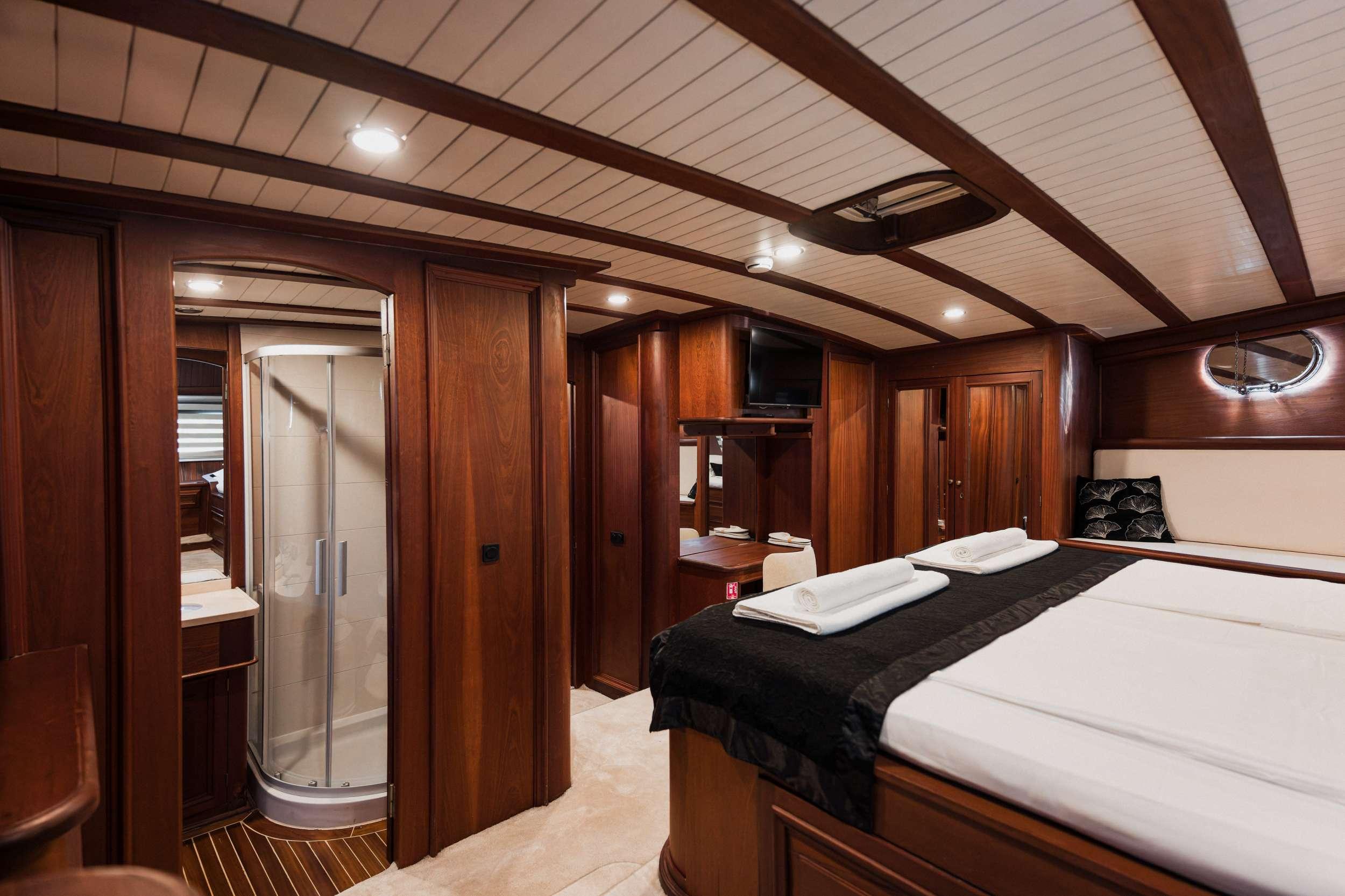 Dolce Vita gulet accommodation interior cabin in Croatia