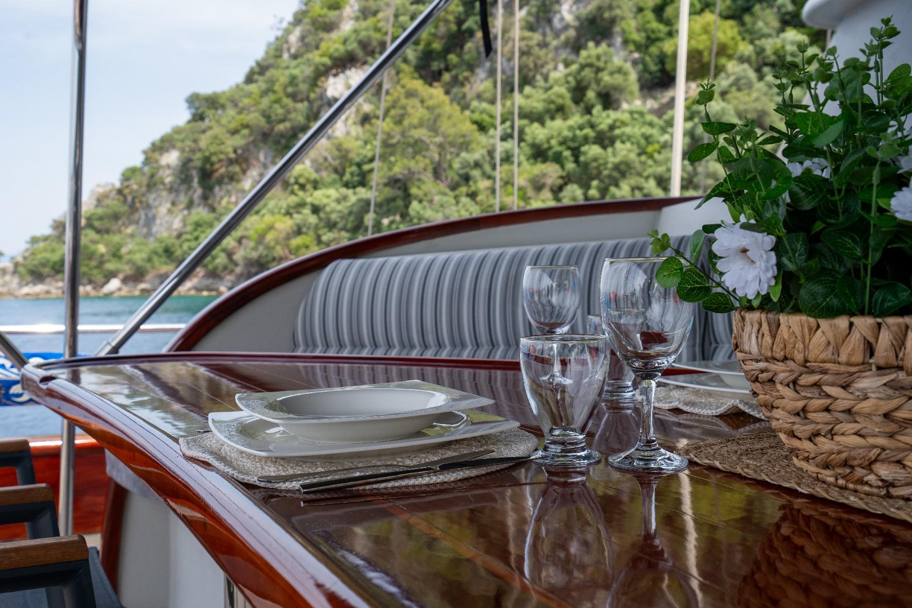 Berrak Su gulet amenities lifestyle dining in Türkiye