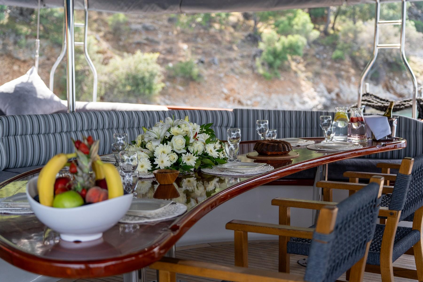 Berrak Su gulet amenities lifestyle dining in Türkiye