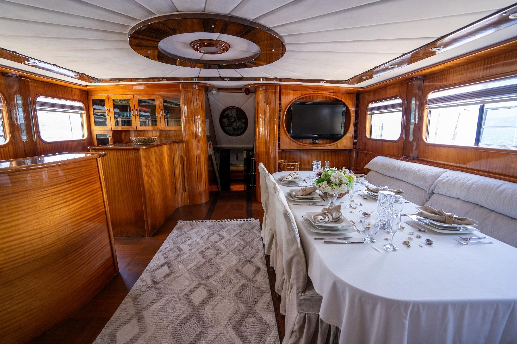 Berrak Su gulet amenities interior cabin in Türkiye