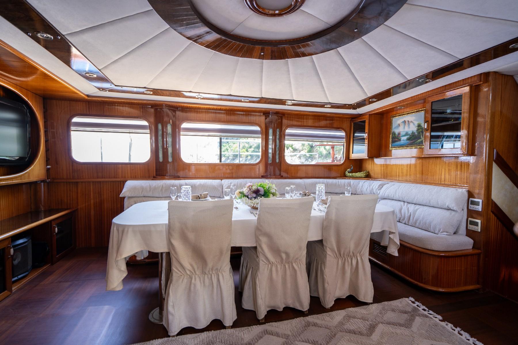 Berrak Su gulet amenities interior cabin in Türkiye