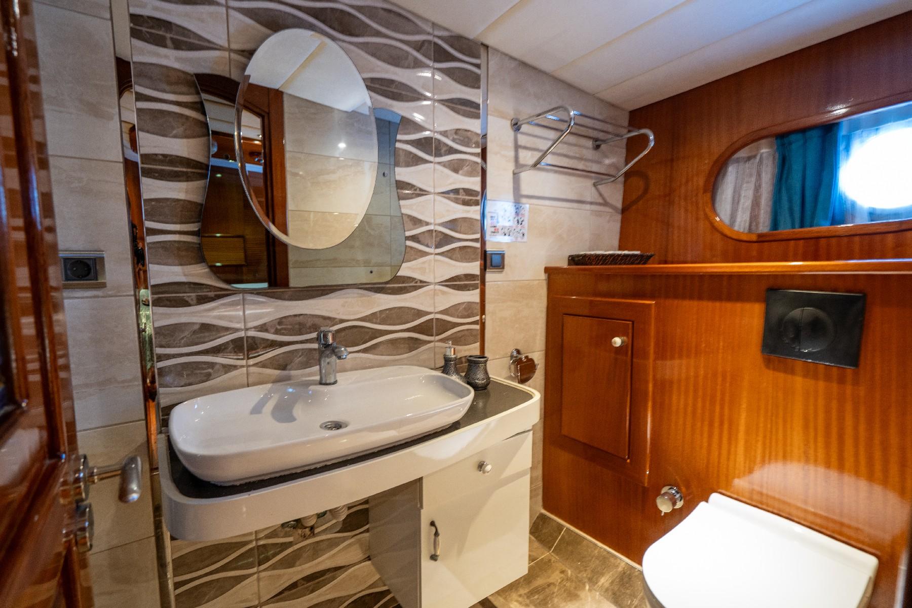 Berrak Su gulet accommodation interior cabin in Türkiye