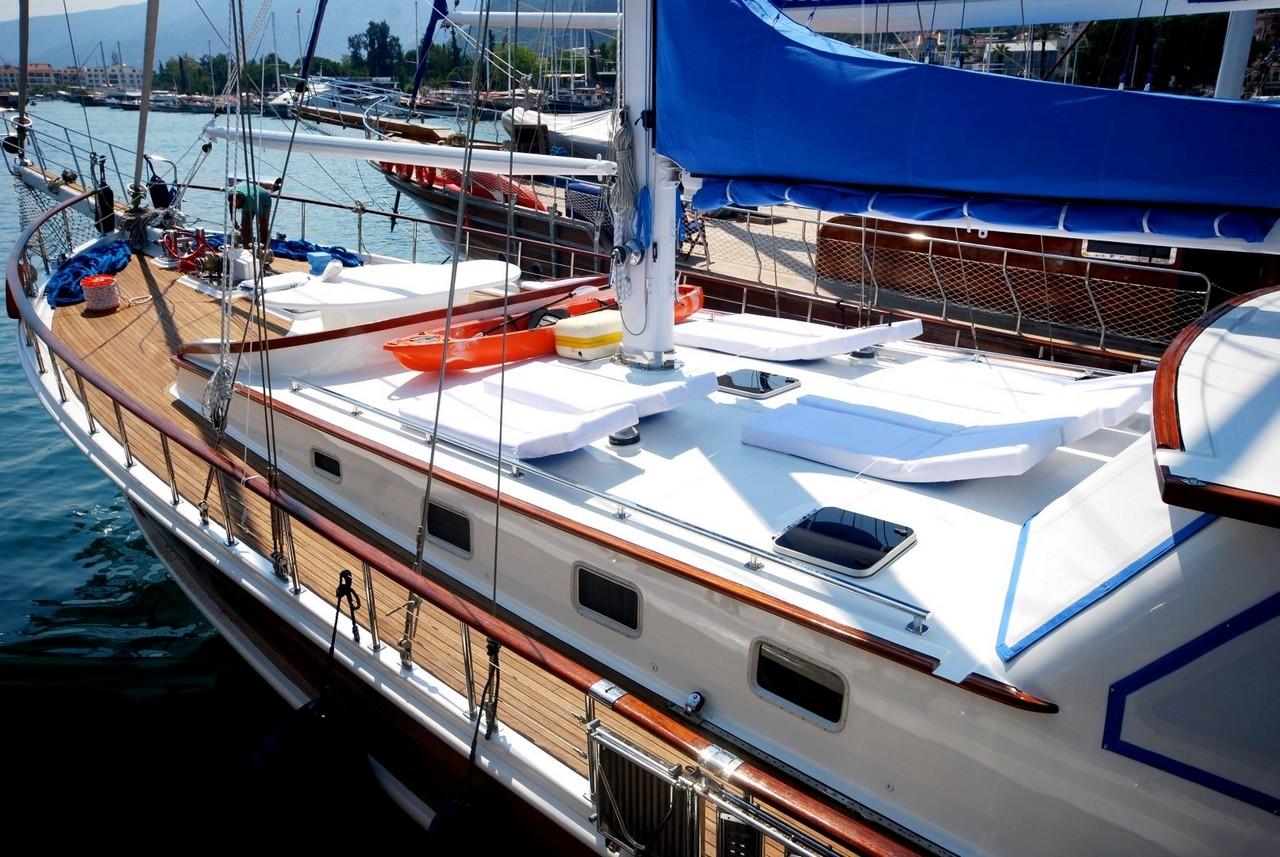 Ece Berrak gulet amenities exterior deck in Türkiye