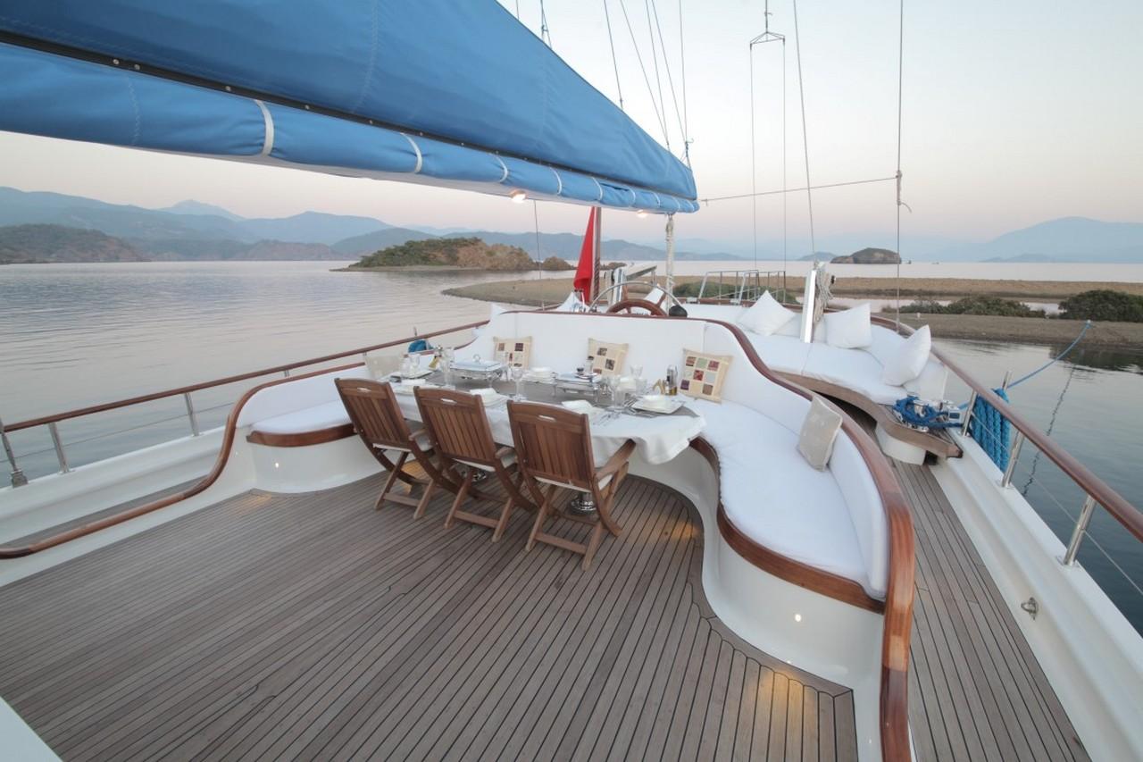 Ece Berrak gulet amenities exterior deck in Türkiye