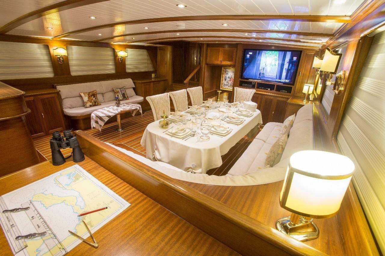 Ece Berrak gulet amenities interior cabin in Türkiye