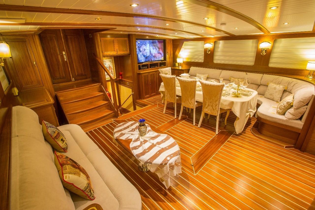 Ece Berrak gulet amenities interior cabin in Türkiye