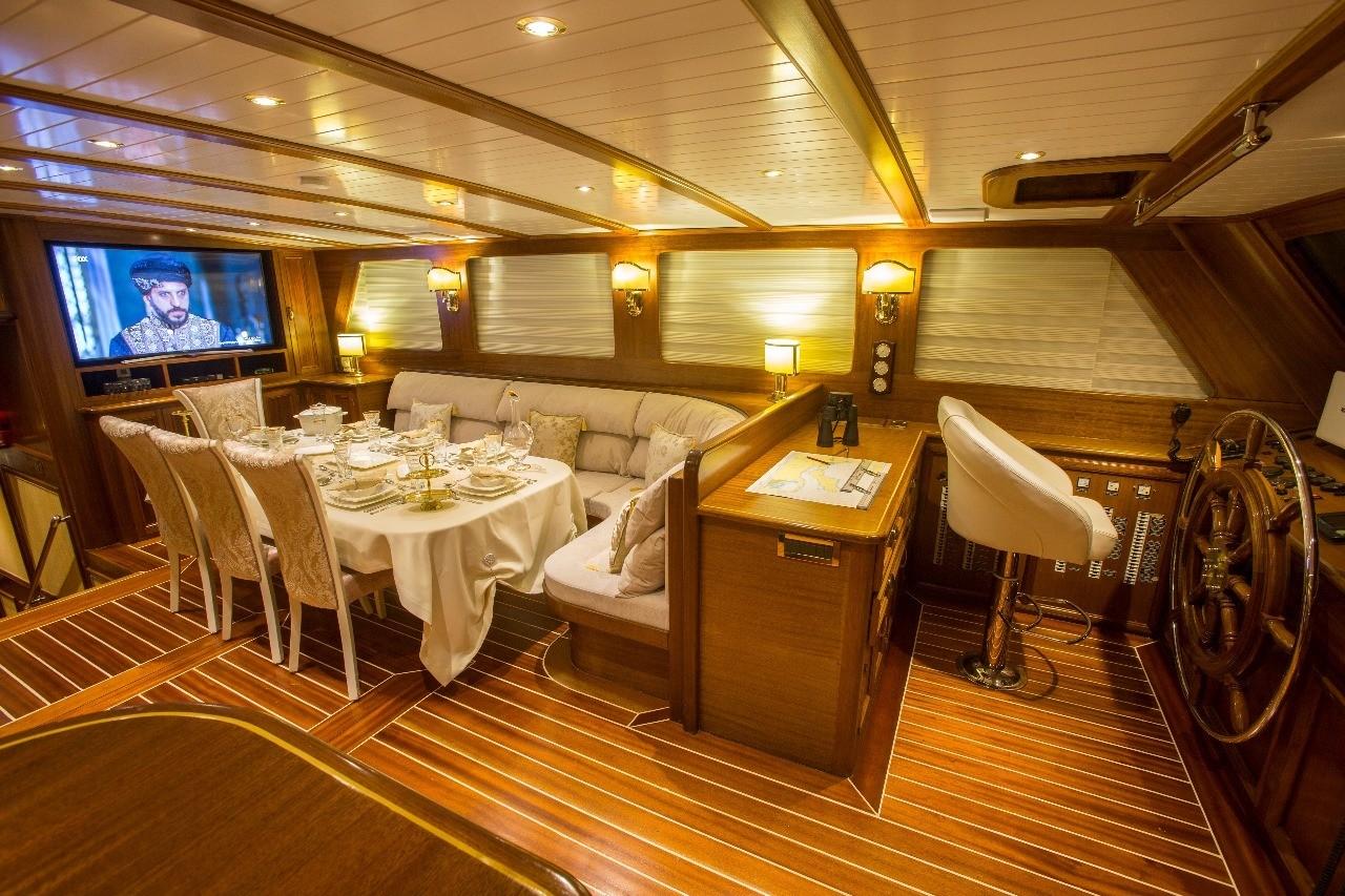 Ece Berrak gulet amenities interior cabin in Türkiye