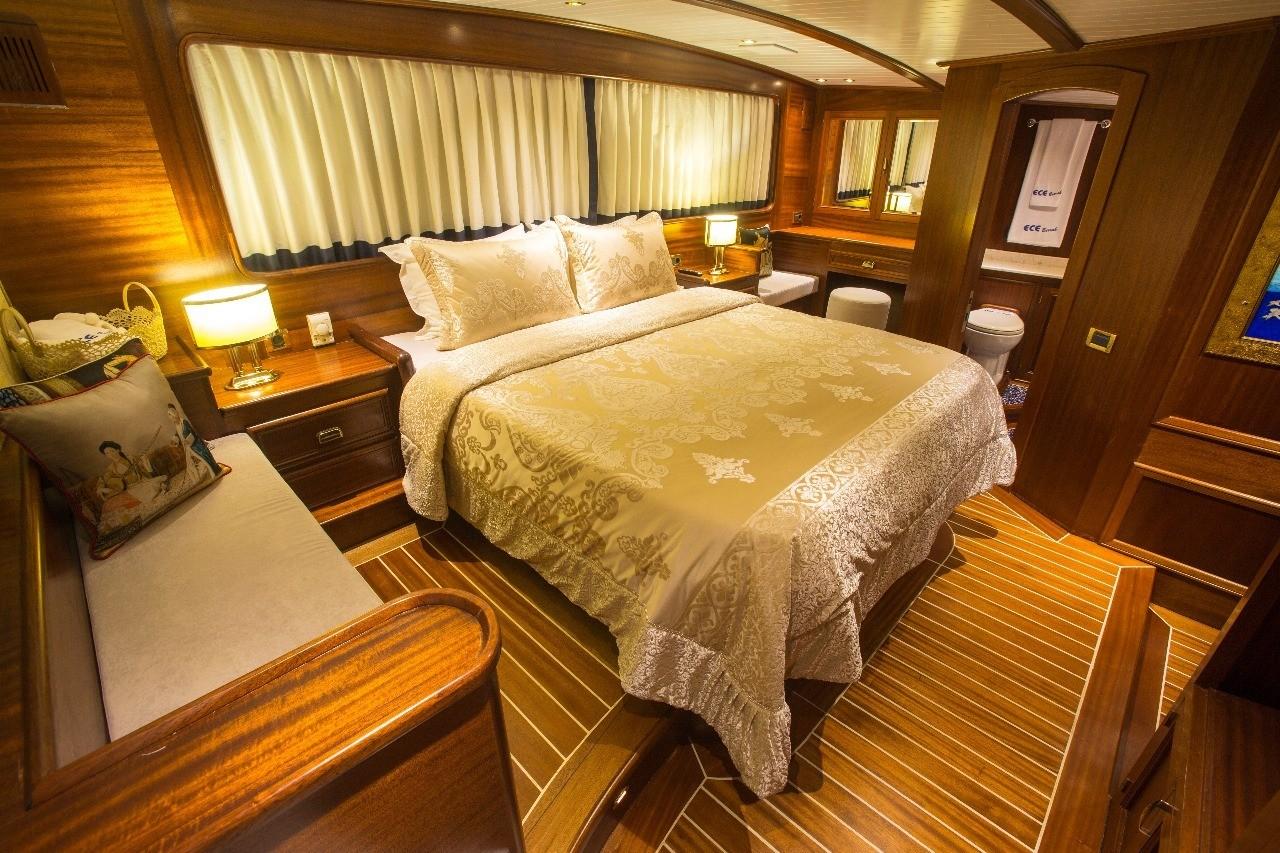 Ece Berrak gulet accommodation interior cabin in Türkiye