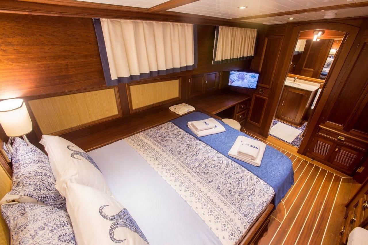 Ece Berrak gulet accommodation interior cabin in Türkiye