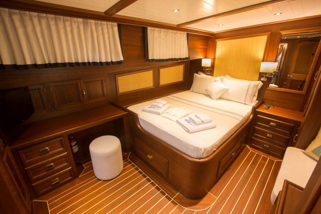 Ece Berrak gulet accommodation interior cabin in Türkiye