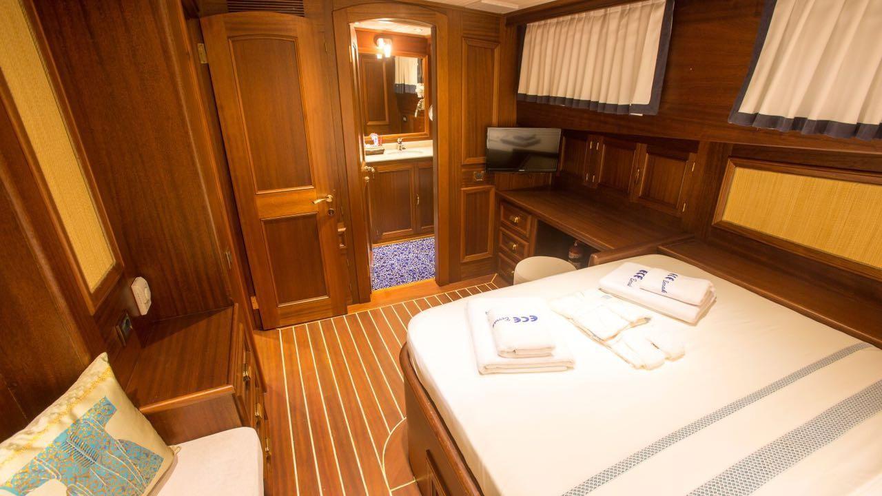 Ece Berrak gulet accommodation interior cabin in Türkiye