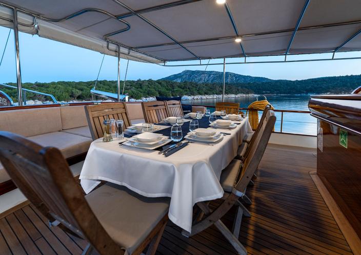 Eagle Eyes gulet amenities exterior deck in Türkiye