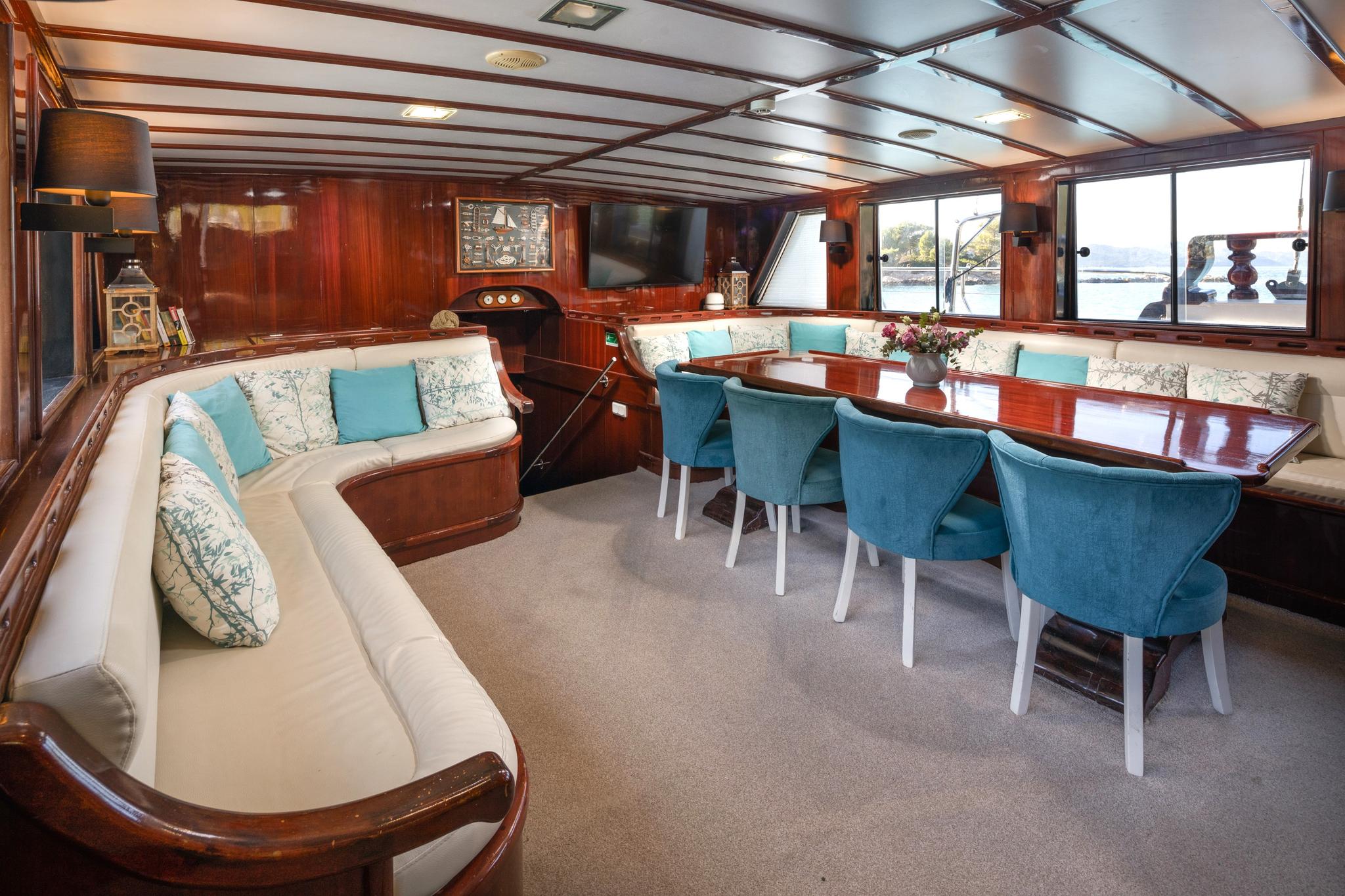 Phoenix Bronze gulet amenities interior cabin in Croatia