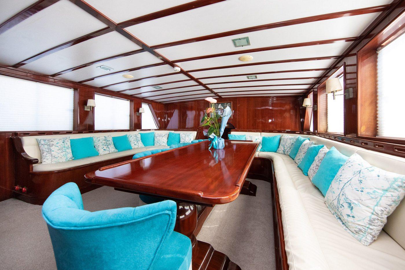 Vivere gulet amenities interior cabin in Croatia