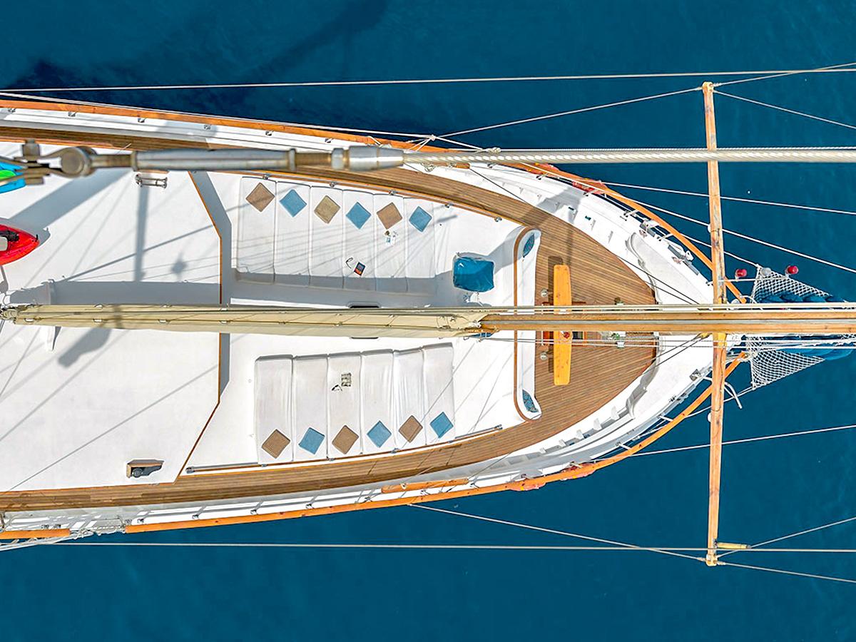 La Reine gulet aerial view in Greece