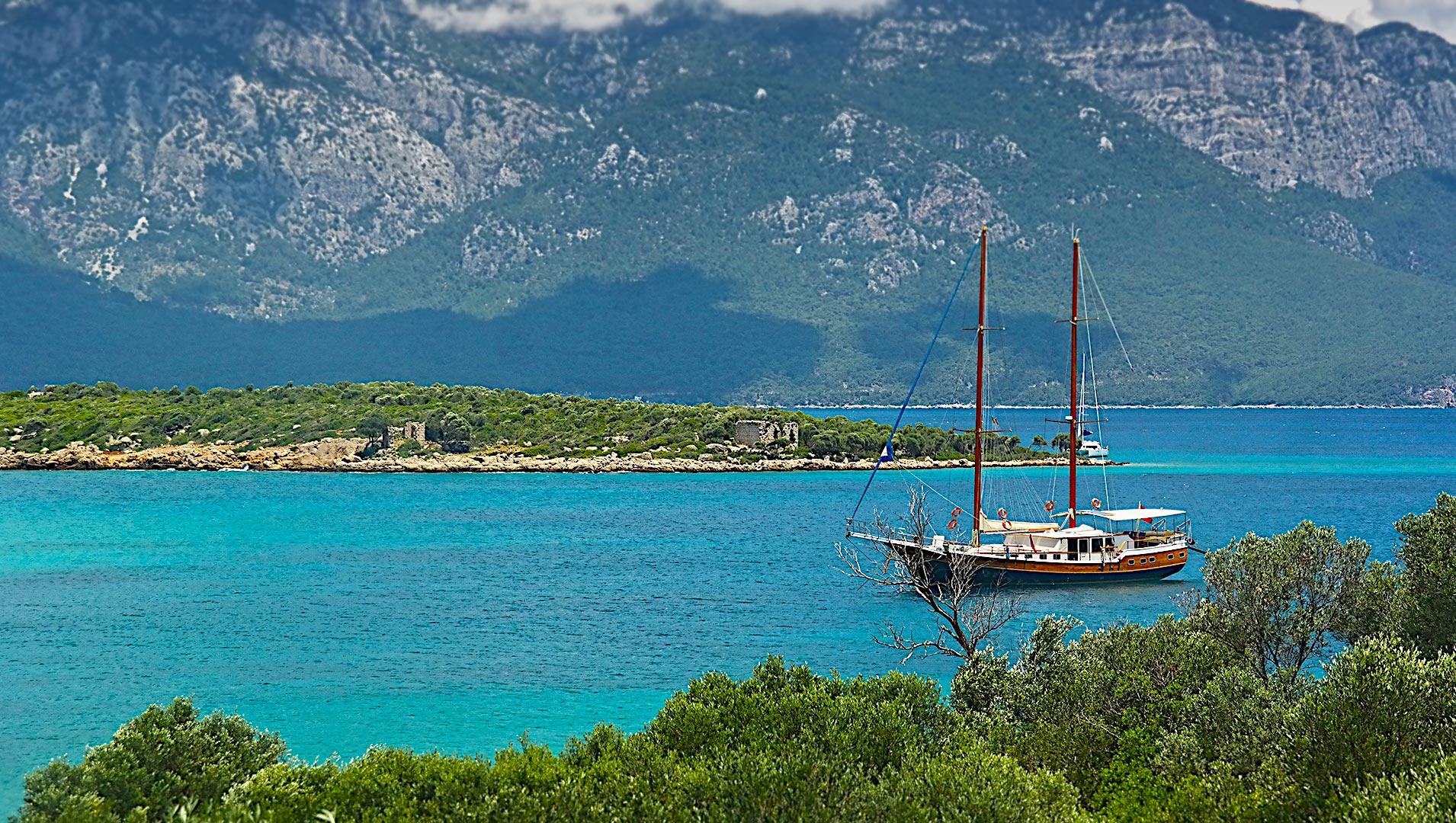 La Reine gulet amenities aerial view in Greece