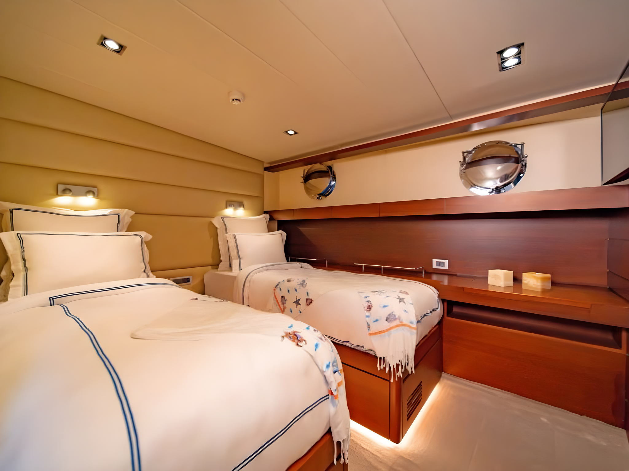 Double Eagle gulet accommodation interior cabin in Türkiye