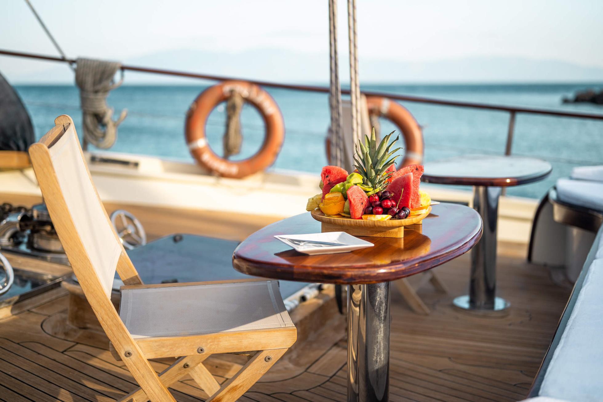 Estrella De Mar gulet amenities lifestyle dining in Türkiye