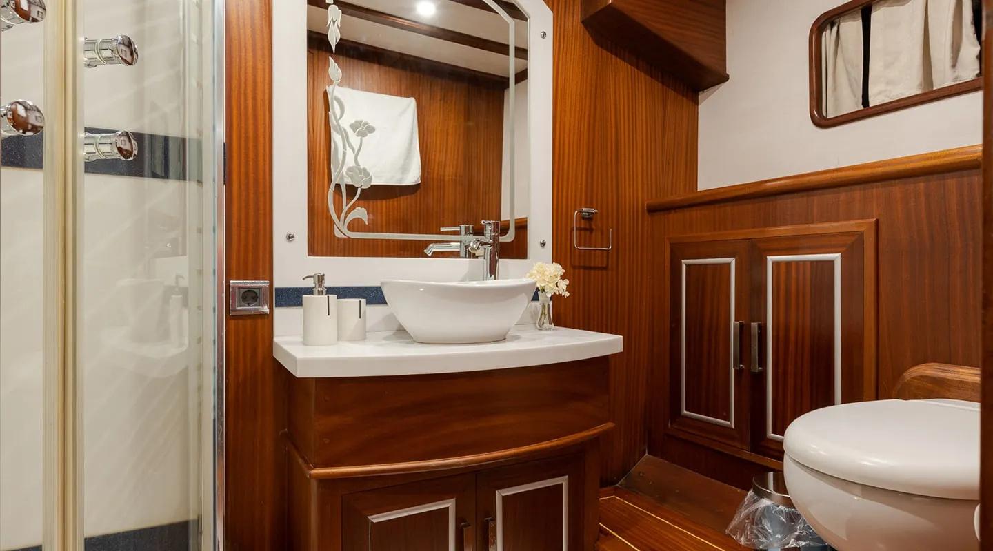 Estrella De Mar gulet accommodation interior cabin in Türkiye