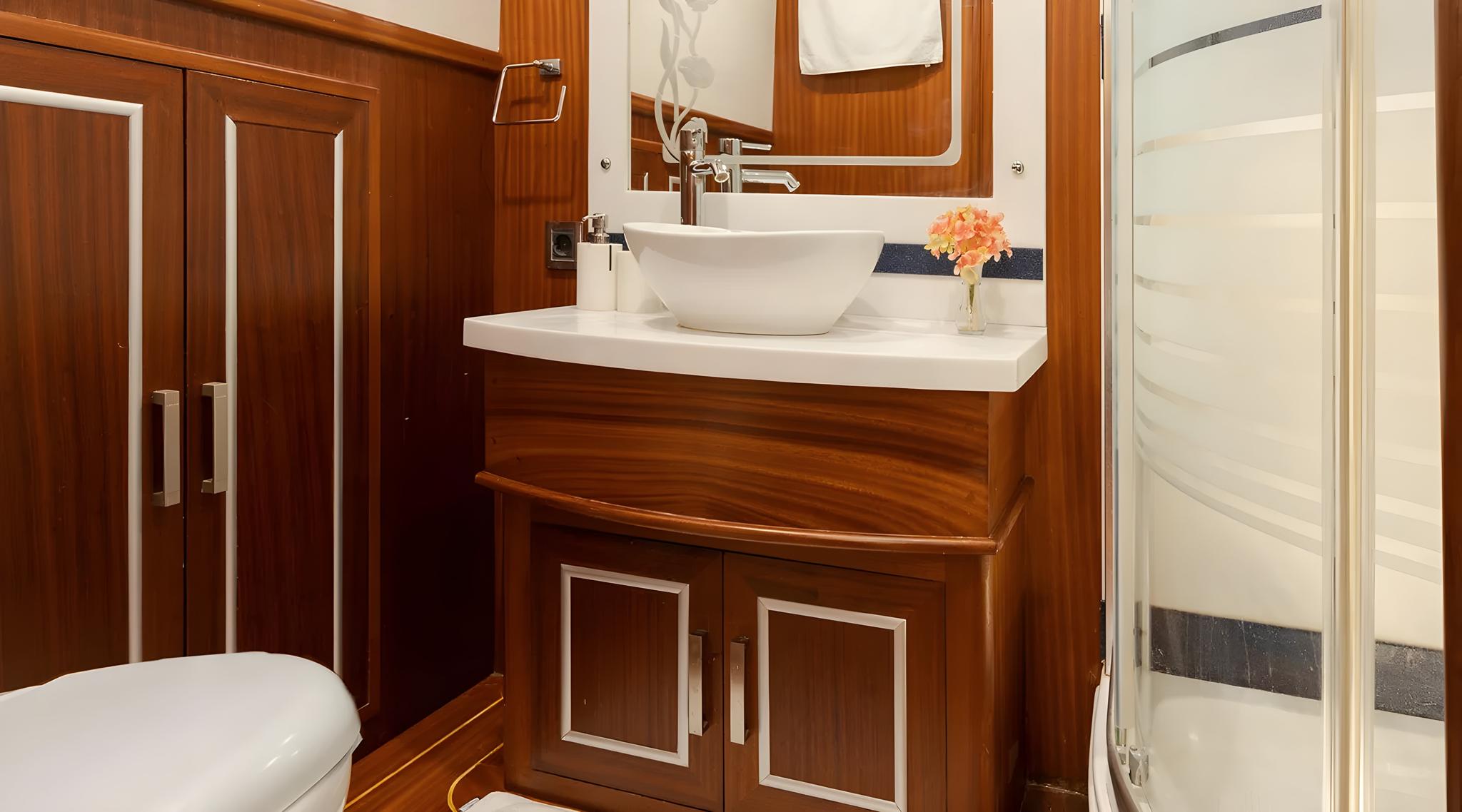 Estrella De Mar gulet accommodation interior cabin in Türkiye