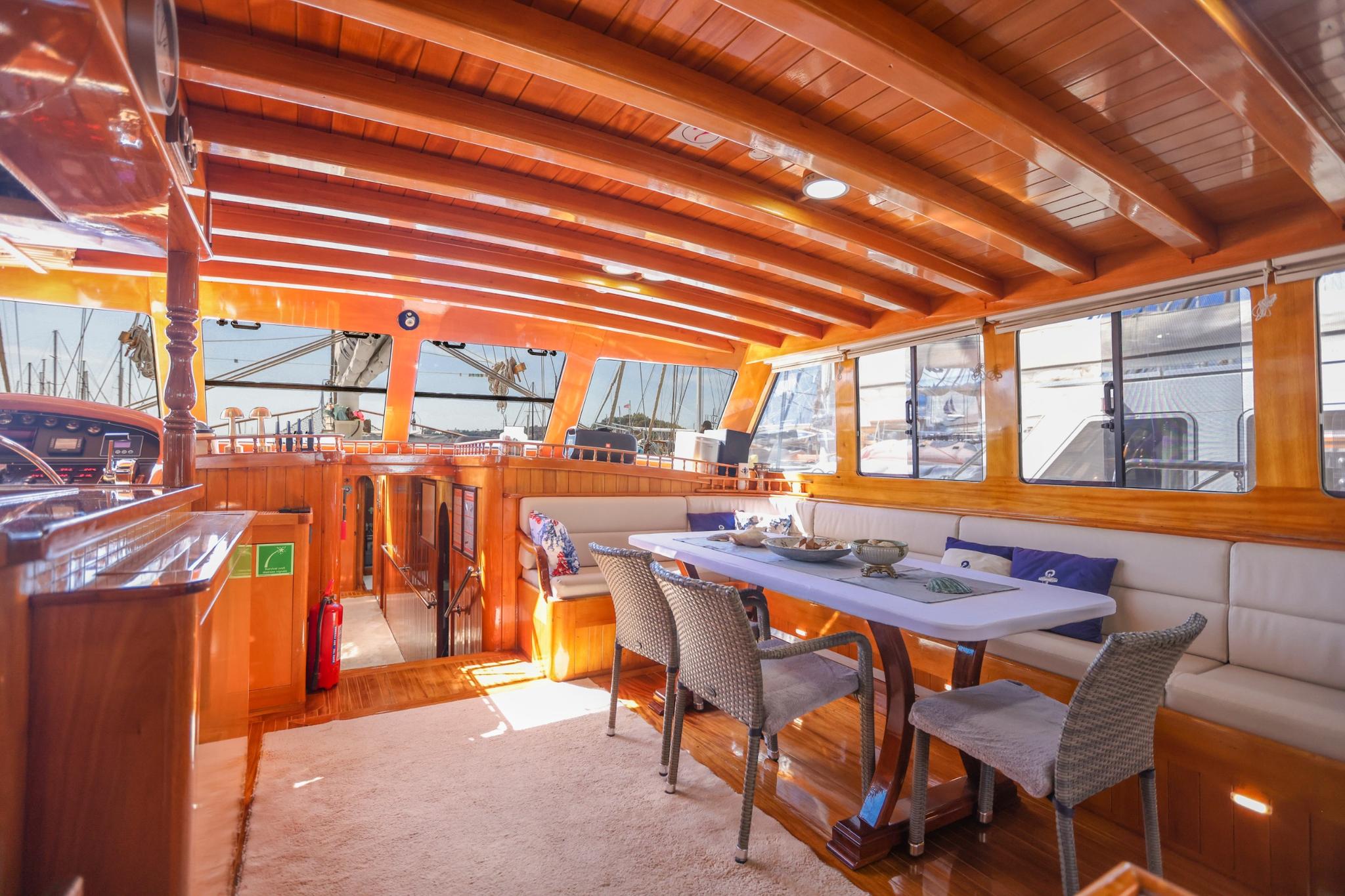 Ya Selam gulet amenities interior cabin in Türkiye