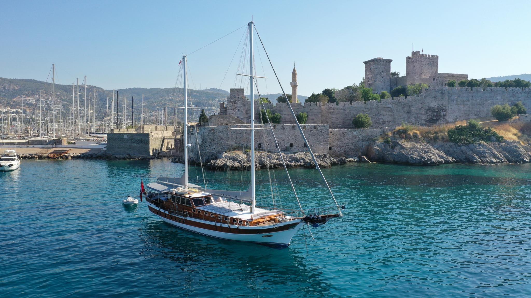 Ya Selam gulet amenities aerial view in Türkiye