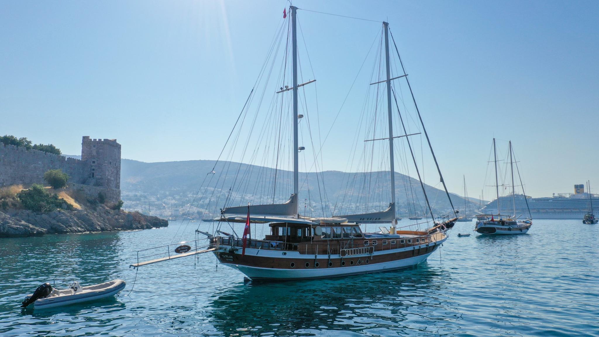 Ya Selam gulet amenities aerial view in Türkiye