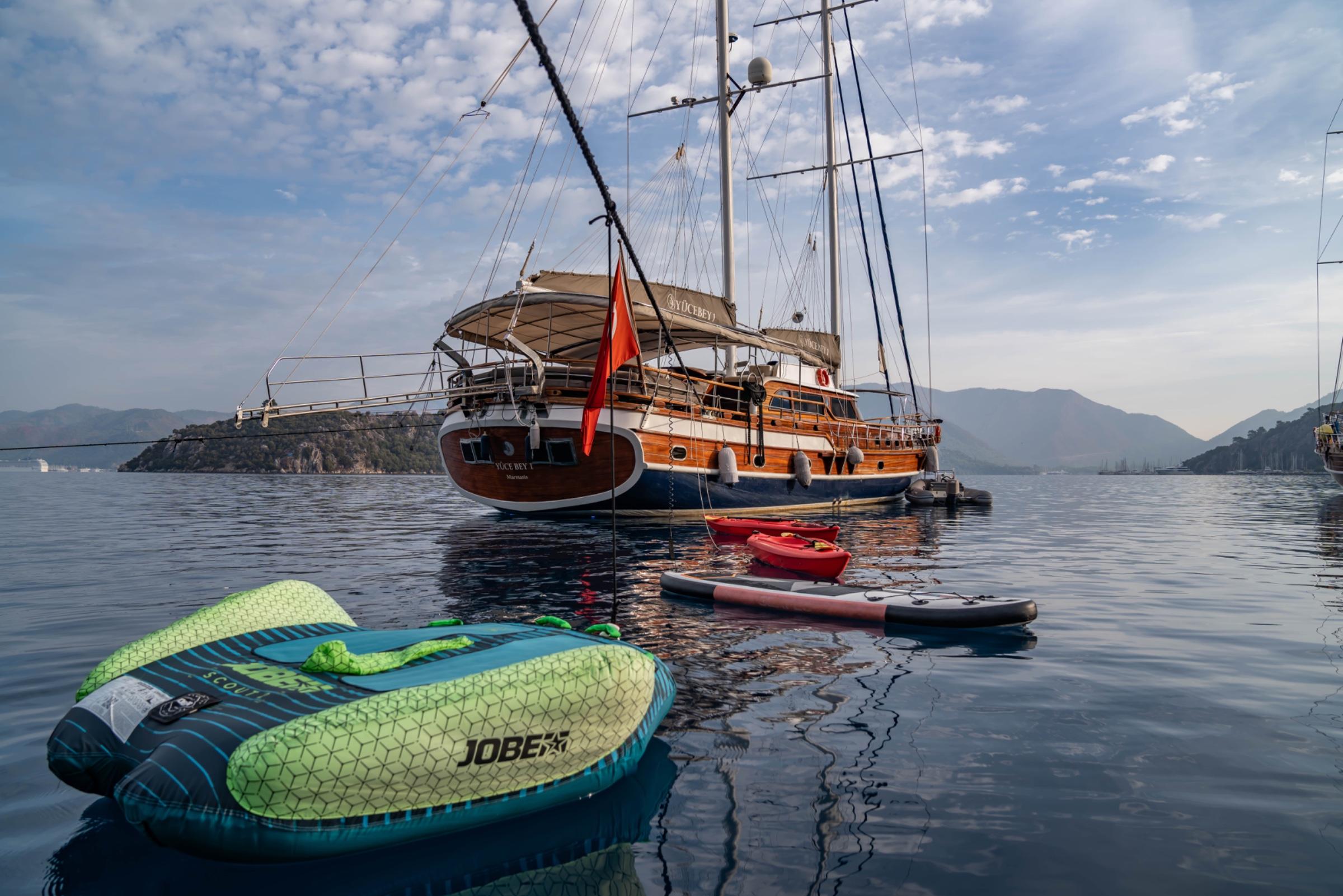 Yuce Bey 1 gulet amenities lifestyle dining in Türkiye